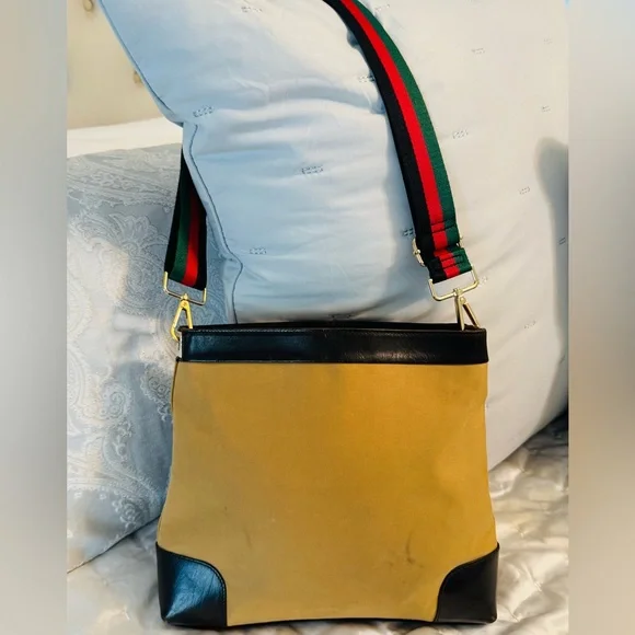 Gucci Crossbody Web Canvas Sherry line Bag in Brown and Tan - Picture 5 of 11